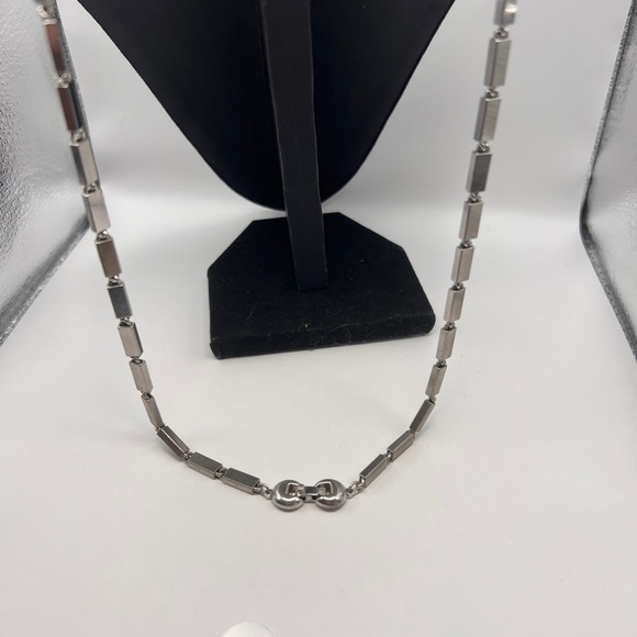 Vintage Monet Tournee' Silver tone Box Chain Necklace - Picture 5 of 10